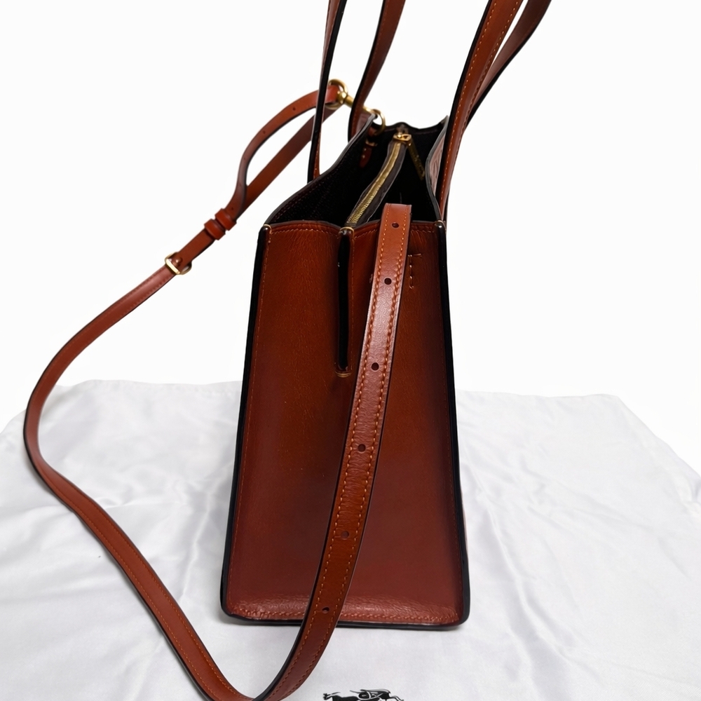 Coach Embossed Leather Crossbody Bag – Excellent Condition – Compact & Stylish - Picture 4 of 16